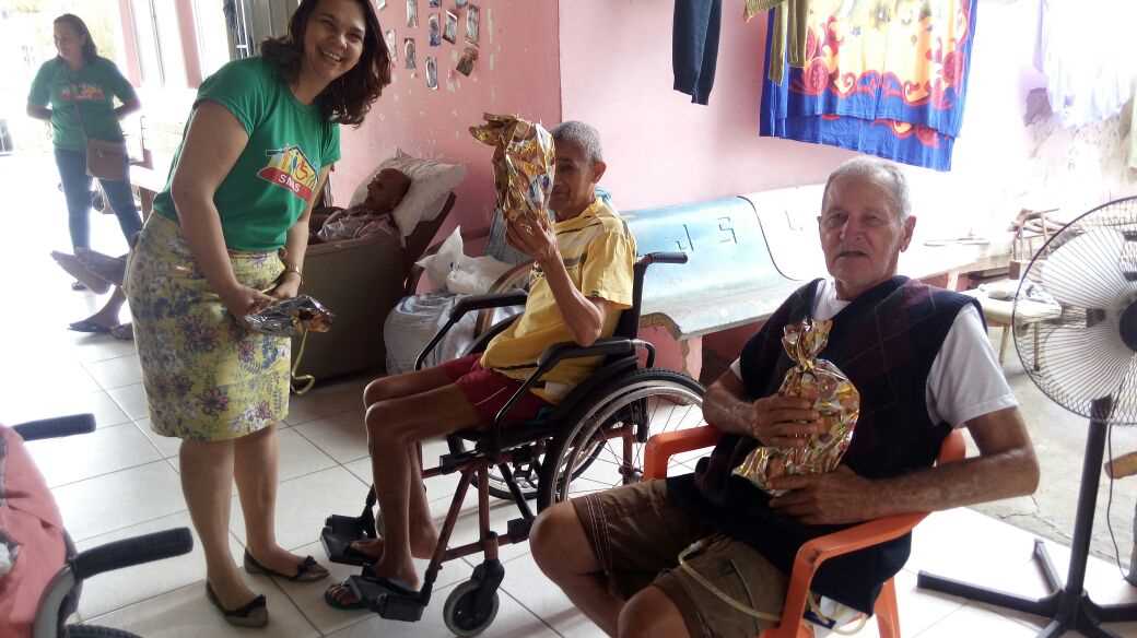 Secretaria de Assistência Social de Camacã leva afeto e carinho ao Abrigo dos Idosos
